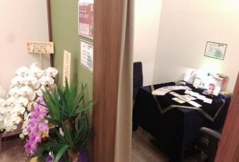 茶屋町「占いのフォレストランプ」