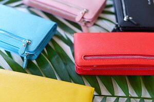 カラフルな5つの財布