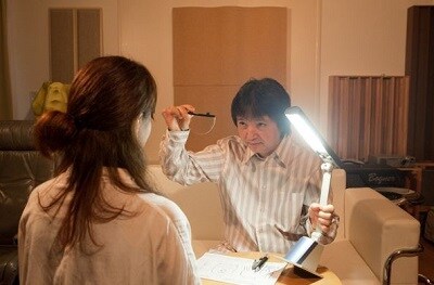 お顔占いの城本芳弘