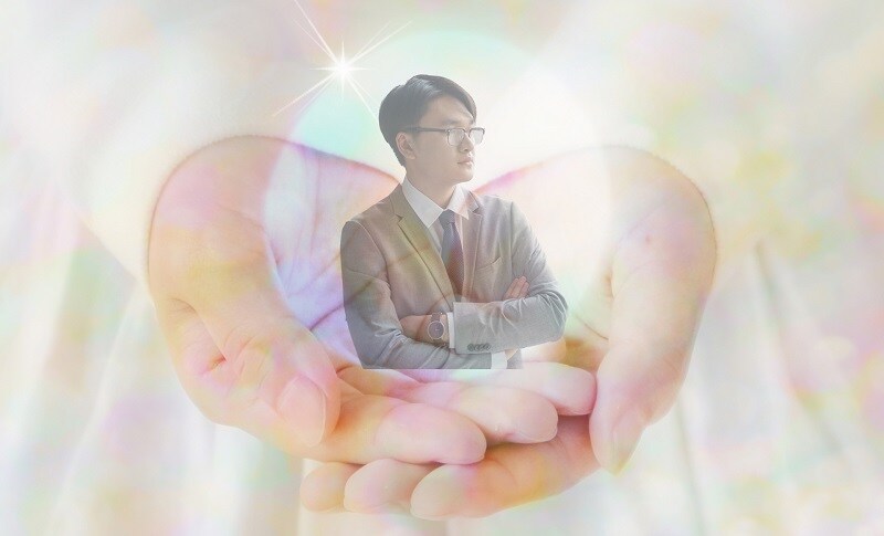 霊能力で復縁したい男性の気持ちを読み解くイメージ