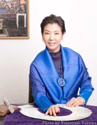 ステラ薫子さん