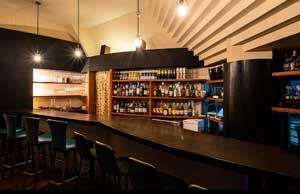 【CASUALBAR　ONEDA（かじゅあるばーわんだ）】店内写真