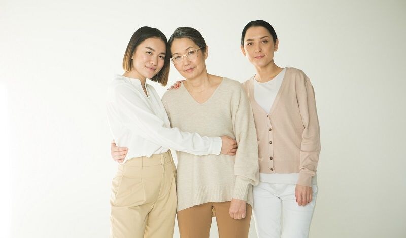 姉妹と母