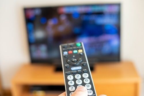 テレビとリモコン