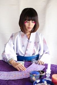 信谷奈保子先生