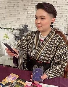 苺紫陽（いちごしおん）先生
