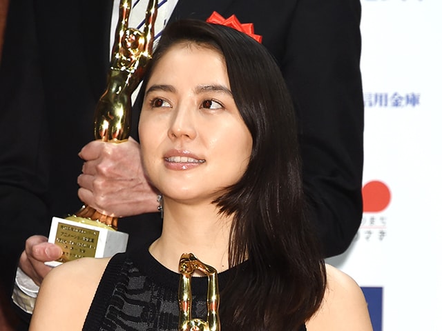 長澤まさみ“左手薬指に指輪”で急浮上!未報道カレとの「年末年始電撃婚」