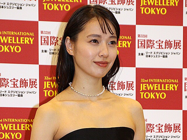 戸田恵梨香“謎の新団体”設立で臆測呼ぶ「性教育」と過激演技