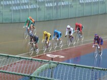 魔の500メートルバンクに全敗！ 涙の「回収率0割」を救った大宮南銀の立ち飲み名店