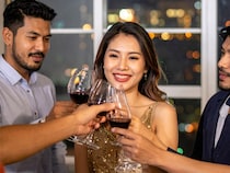 普通のオジさんが“ギャラ飲み美女”とどこまでデキるか!? 取材班が決死の実証潜入レポート