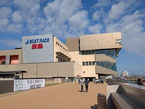 片道1万円の空路を見つけいざ聖地へ！ 景観日本一の宮島競艇で挑む首の皮一枚のガチ勝負