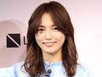 川口春奈「下着ラインなし」密着ワンピで挑発！ メディアが注目する30歳の“洗礼”と謎のメッセージの真相