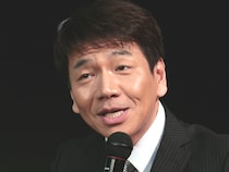 上田晋也がアッコ後継番組のMCに抜擢！毒舌封印で挑む日曜昼の裏事情