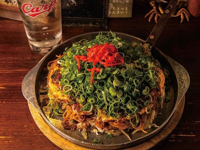 カープファンが集う名店！　阿佐ヶ谷『こめちゃん』で味わう本場の広島お好み焼き