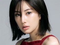 北川景子が密着ドレス姿を公開し騒然 産後完璧ボディーとNHK初司会に向ける意気込みが注目の的！