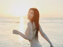 雛形あきこ22年ぶり写真集で「ヨモギダ君」再降臨！ 有野晋哉の“201冊”イジりに平成バラエティ世代が歓喜
