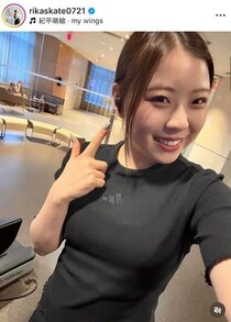 アイスダンス電撃転向の紀平梨花、大人っぽいブラックコーデが破壊力抜群　「可っ愛いいっ」「上品で素敵」