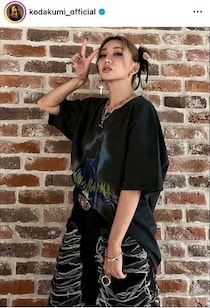 倖田來未、美腹筋あらわヘソ出しコーデでリーサル中　「腹筋やばっ！」「カッコ良すぎます」ファン熱狂