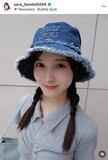 本田紗来、チェックの膝上ミニスカ×ロングブーツの秋コーデで「激カワ」...「大人っぽくて素敵」