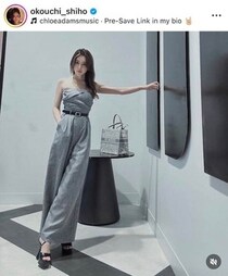 大河内志保、色気ダダ漏れキャミ姿で...頬に軽く手を添え笑顔　変わらぬ美貌に「綺麗すぎますって」