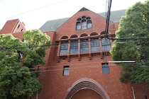 「東大阪の恥」「近大は要らない」一部学生の迷惑行為に苦情　大学側、マナー厳守をメールで呼びかけ