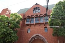 「東大阪の恥」「近大は要らない」一部学生の迷惑行為に苦情　大学側、マナー厳守をメールで呼びかけ