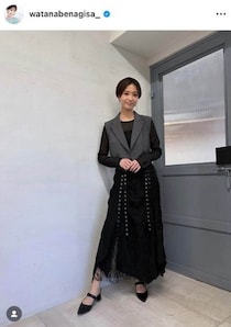 元フジアナ渡邊渚、可憐な純白ワンピで笑顔かわいすぎてドキっ　カレンダーオフショットが超キュート