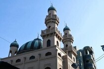 東京・御徒町に「9階建てモスク」SNSで警戒感あるが　担い手不足の労働現場も支えるムスリムのよりどころ