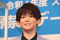 松丸亮吾、バキバキ腹筋...ビーチ写真で魅了　「めっちゃいい身体」「ドキドキしました」「すごい！」の声