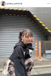 人気声優・上坂すみれ、色っぽ流し目＆ニットのコーデでかわいさ限界突破　「スタイル良すぎ美しい」