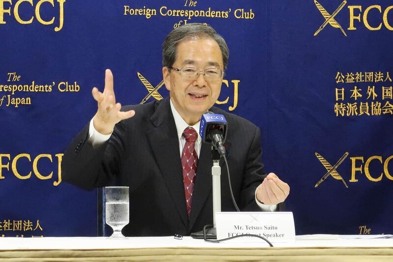 記者会見する公明党の斉藤鉄夫代表。定数削減が急にクローズアップされたことを疑問視した