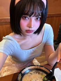 地下アイドルグループでいじめ→中指立てて脱退の元アイドルが「UCバークレーの卒業生代表に」