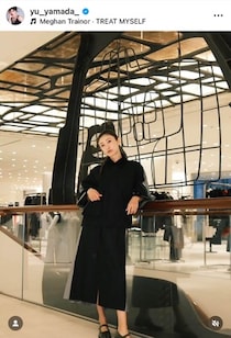 山田優、「お気に入り」フリルの超ミニ丈ワンピ×ブーツで圧倒的存在感　「スタイル抜群」大絶賛