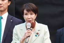 高市早苗首相64歳、外遊デビュー...X投稿のタラップ写真が話題沸騰　右手を挙げ笑顔...「カッコ良かった」