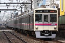 「まじ電車に何してるんだよ。許せん！」京王線車両に落書き被害、Xで拡散　京王電鉄は被害届提出