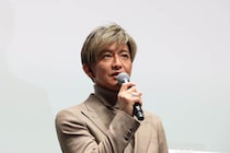 木村拓哉、山田監督のもとに自らマイクを...　舞台あいさつで見せた気遣いある「振る舞い」