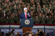 「何この神構図」　トランプ大統領、星条旗カラーの東京タワーと...「ベストショットすぎる」