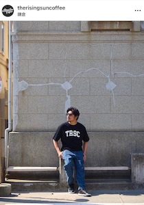 坂口憲二、真剣表情にドキドキが止まらない！　丁寧にコーヒー注ぐ姿「やっぱ、カッコいい」