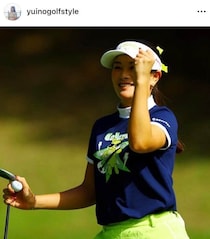 女子ゴルフの河本結、膝上ミニスカ×ハイソックスのコーデで「激カワ」　「冬は赤いニットが可愛いです」