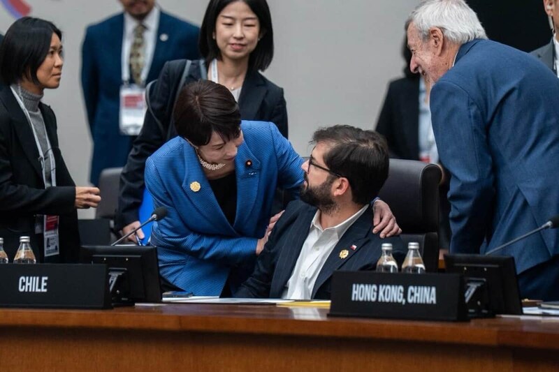 高市首相とボリッチ大統領の会話をめぐり、さまざまな意見が出ている(写真はボリッチ大統領のXから)