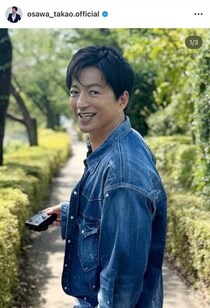 大沢たかお57歳、ムキムキ二の腕のぞくTシャツ姿＆爽やか笑顔にドキっ　「ビーチより眩しい笑顔」