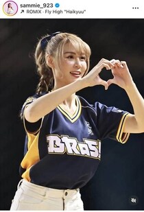 台湾の人気チア、ピンクのミニスカコーデで...東京ディズニシーに降臨　ミニーちゃんカチューシャで「激カワ」