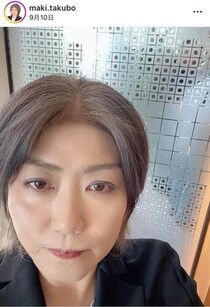 伊東市・田久保真紀前市長、雰囲気変わった？...久々動画で笑顔のガッツポーズ　市長選に出馬表明