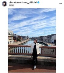 森高千里、膝上ミニスカ×ニーハイブーツで...国宝級美しさライブ衣装ショット　「可愛すぎる～」