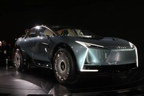 トヨタ「レクサス」は世界で、日本で成功したのか？　高級車「センチュリー」と棲み分ける戦略の狙いとは？