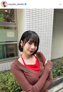 「役満ボディー」岡田紗佳、ホワイトコーデで無敵のかわいさ　流し目ショットにドキっ...「女神かと思った」