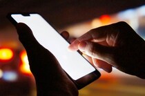 人気YouTuber、妻と子どもを盗撮した動画を投稿され激怒　「もう頭ヤバいやん」