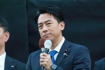 小泉進次郎防衛相、石垣駐屯地でランチ楽しむ　箸袋には石垣島の方言で「おーりとーり」