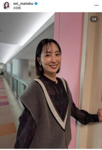 元宝塚・真飛聖、淡いピンクの上品ドレスで圧倒的美しさ　女神降臨の笑顔ショットに「超超超美しいです」