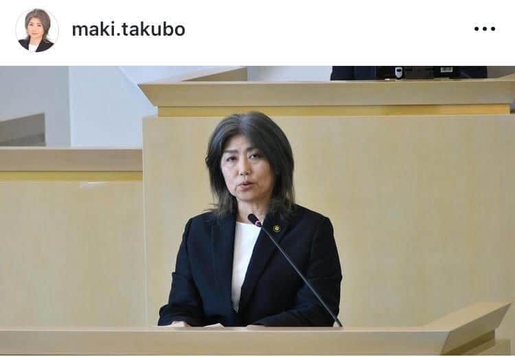 市長時代の田久保真紀氏。田久保氏のインスタグラム（＠maki.takubo）より